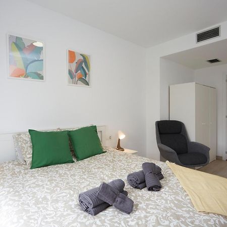 Three Bedroom Two Bathroom Apartment Close To Beach برشلونة المظهر الخارجي الصورة