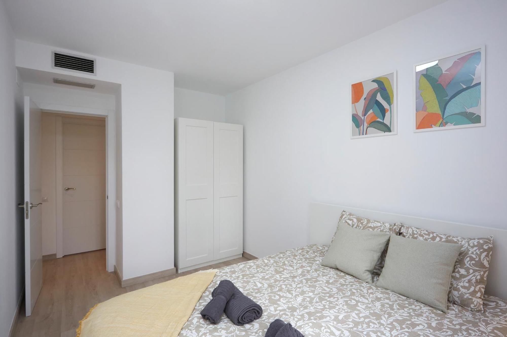 Three Bedroom Two Bathroom Apartment Close To Beach برشلونة المظهر الخارجي الصورة