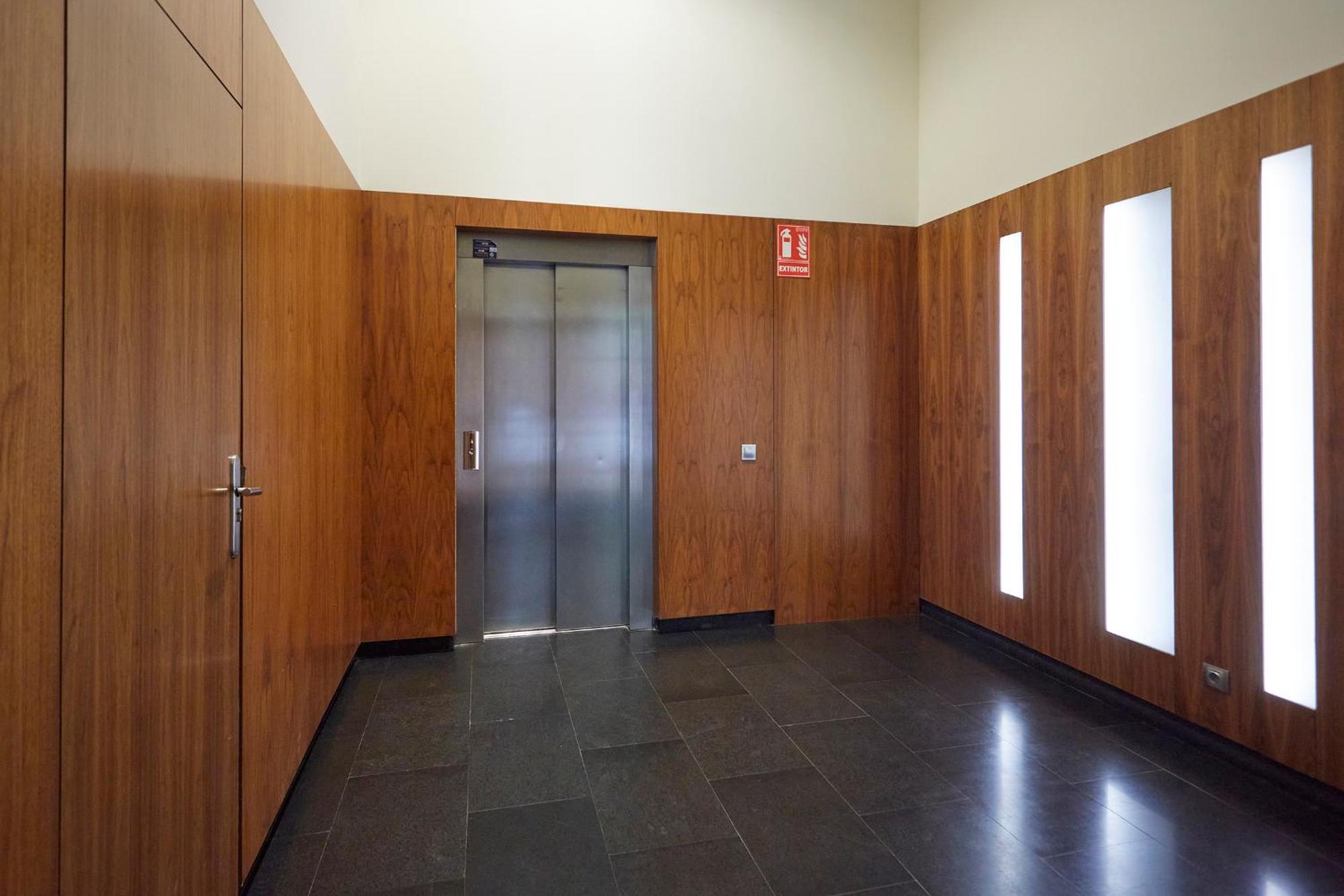 Three Bedroom Two Bathroom Apartment Close To Beach برشلونة المظهر الخارجي الصورة