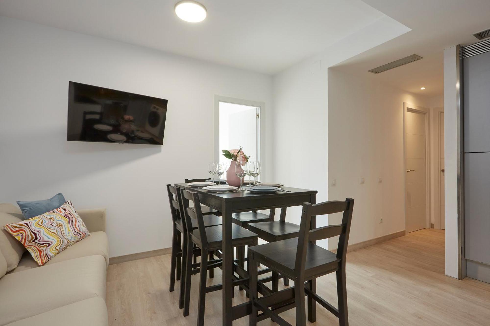 Three Bedroom Two Bathroom Apartment Close To Beach برشلونة المظهر الخارجي الصورة